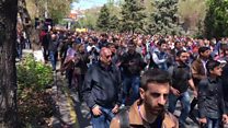 Yerevanda Serj Sarkisyanın əleyhinə yürüş keçirilib