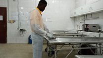 'Òkú ni mò ń fọ̀'