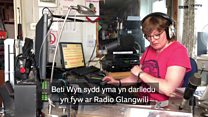 Cydnabod cyfraniad radio ysbyty