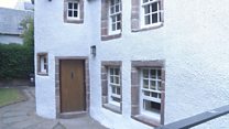 Taigh Obar Thairbh a' fosgladh a dhorsan