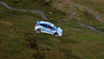 Car rali'n hedfan lawr weiren zip