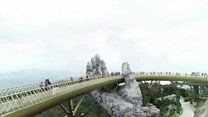 Menyusuri 'jembatan emas' dan 'tangan dewa' di Vietnam