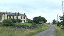 Ceum eile do mhuinntir Bhreascleit
