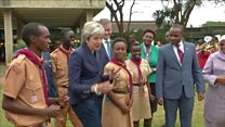 Britaniya Baş naziri Theresa May Kenyada rəqs edib