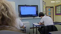 Cynllun e-sgol yn 'hynod o gyffrous'