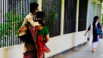 মায়ের কোলে চড়ে বিশ্ববিদ্যালয়ে ছেলে