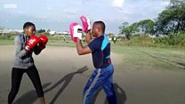 Uyu ni umwigeme Ornella Havyarimana, mu buhanga bwiwe ku rwego rwa EAC, mu rukino rwa Box.