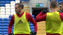 Cymru yn ymarfer