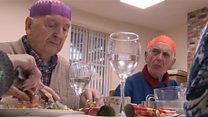 Cinio Nadolig Age Cymru'n 'golygu lot'
