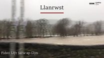 Llifogydd yn Llanrwst