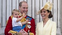 Prince Louis makes waves at parade