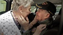 75 лет спустя. Журналисты помогли встретиться американскому военному и француженке, разлученным во время войны