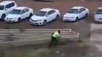 جماهير غاضبة تطارد حكم مباراة سوداني حتى منزله