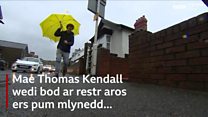 Pum mlynedd o aros am weiren ddanedd
