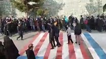 توییت ترامپ درباره خودداری از رد شدن معترضان ایرانی از روی پرچم آمریکا