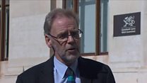 Dr Meirion Evans: 'Coronafeirws yma i aros'