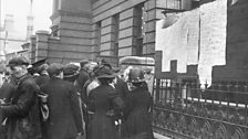 Titanic crowds