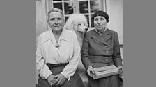 Gertrude Stein (left) and Alice Toklas (right)