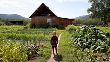 Old Believers: 5yr old Vasilisa Manoshkina, Erzhei Old Believer village