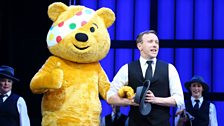 Pudsey's really enjoying himself on stage!