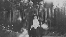 William Beveridge with his mother Annette Beveridge in 1928.