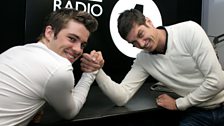 Joe McElderry arm wrestles Vernon!