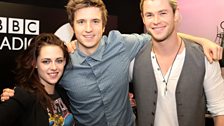 17 May: Kristen Stewart & Chris Hemsworth