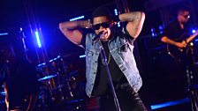 13 Jun 12 - Usher - 5