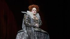 Elza van den Heever as Elisabetta in Donizetti's "Maria Stuarda."