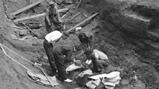 Archaeologists excavating the ship in the 1930s