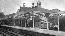 Swanage station canopy building 1937