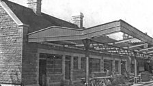 Swanage station canopy building 1937