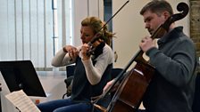 Kerstin Dill (violin, left) and Thomas Schmitz (cello, right)