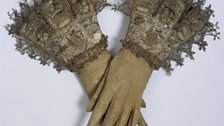 Pair of gloves