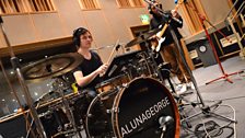 AlunaGeorge in session