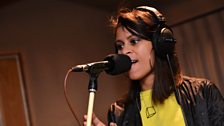 AlunaGeorge in session