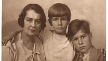 Lina with her sons Oleg - middle - and Svyatoslav, Moscow 1936