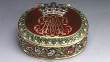 Queen Mary II's patch box, made of enamelled gold and set with diamonds, c.1694