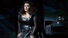 Karen Cargill as Waltraute in Wagner's “Götterdämmerung.” Photo: Marty Sohl/Metropolitan Opera