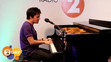 Jamie Cullum covers Rihanna for 2Day