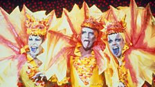 Terence Stamp (centre) with Guy Pearce and Hugo Weaving in Priscilla Queen of the Desert (1994)