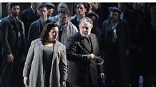 Mariana Pizzolato as Fenena, Placido Domingo as Nabucco