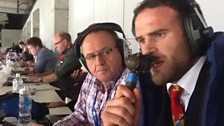 Gareth Charles a Jamie Roberts yn Sylwebu ar gem y Queensland Reds