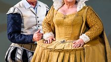 Toby Spence as Essex, Susan Bullock as Queen Elizabeth I