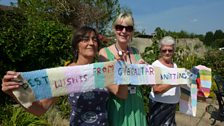 A giant scarf, several kilometres long is being rolled out in Bradford-on-Avon.