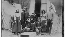 British evangelist Rodney "Gipsy" Smith and other gypsies in Pittsburgh, 1909