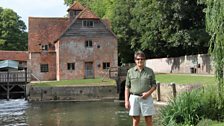 Mike Read's very big house in the country tour - Mapledurham House