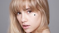 Suki Waterhouse