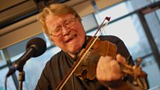 Steve Tilston Trio in session