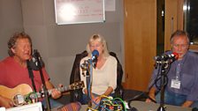 Paul Downes, Maggie Boyle & Mick Ryan performing at ˿ Leeds